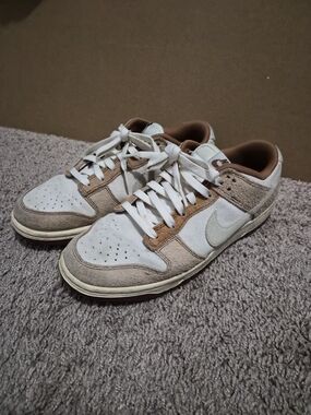 Nike Dunk Low Premium "Medium Curry" – Size 8.5 – Must Have!